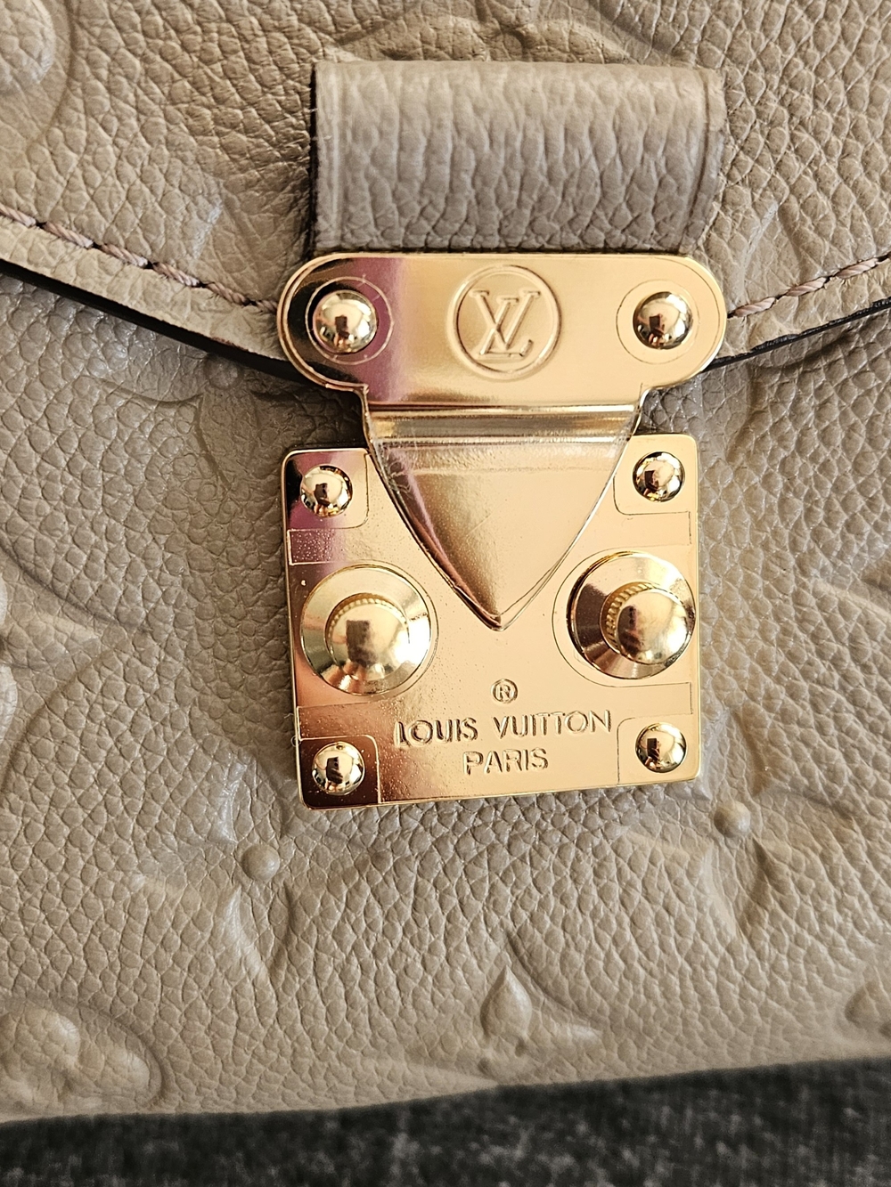 Louis Vuitton Turtledove Monogram Empreinte Pochette Métis - Picture 6 of 15
